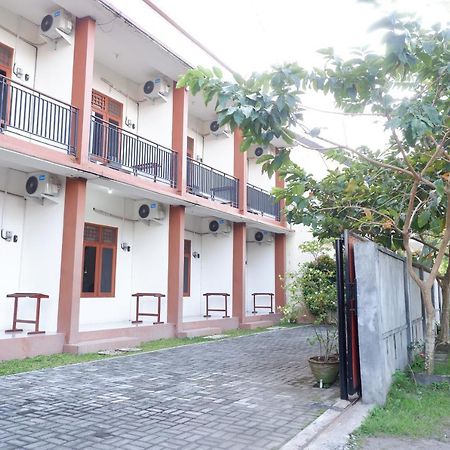 Reddoorz at Bale Eja Syariah Senggigi Apartment Montongbuwoh Luaran gambar