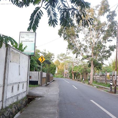 Reddoorz at Bale Eja Syariah Senggigi Apartment Montongbuwoh Luaran gambar