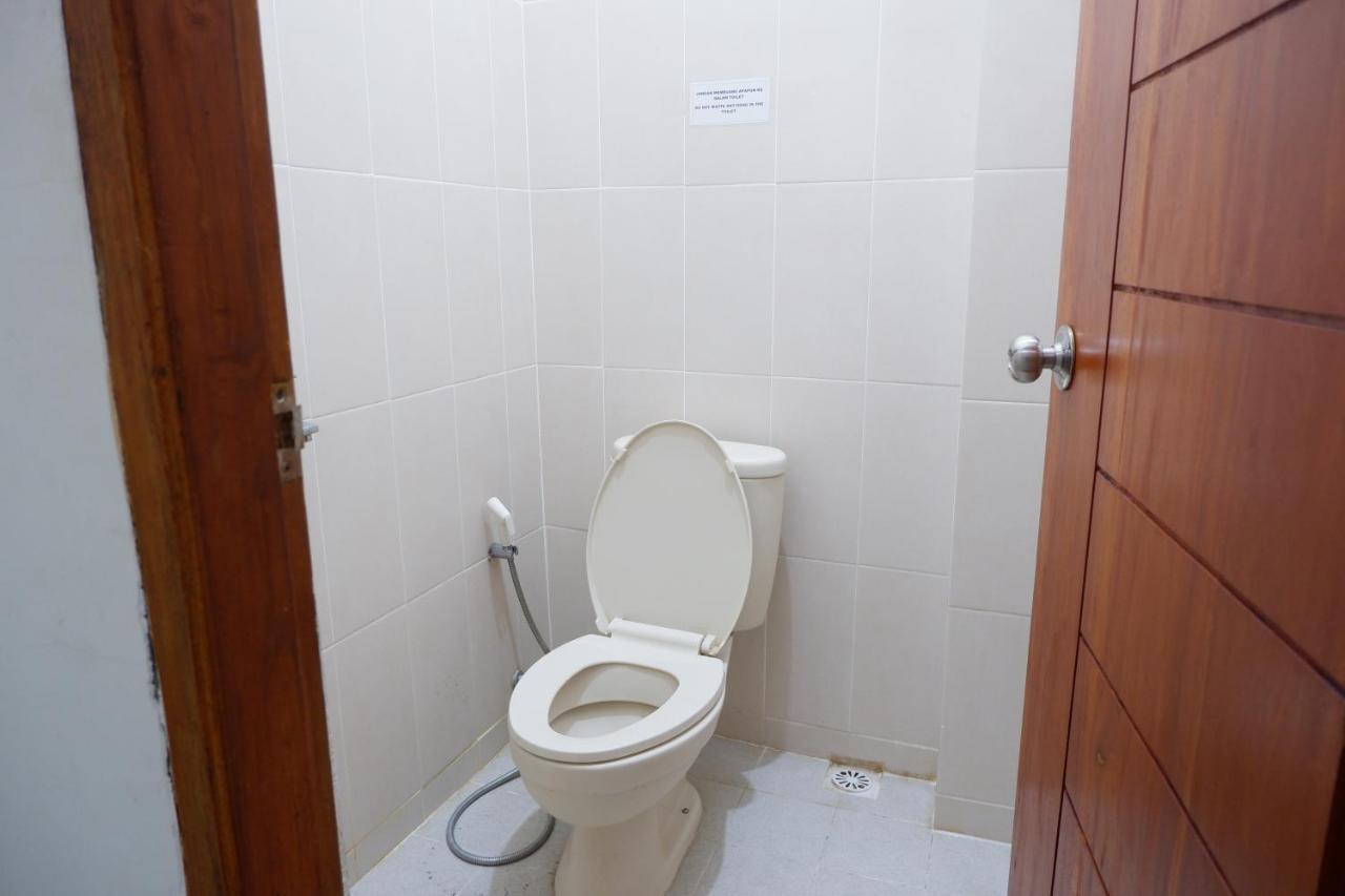 Reddoorz at Bale Eja Syariah Senggigi Apartment Montongbuwoh Luaran gambar