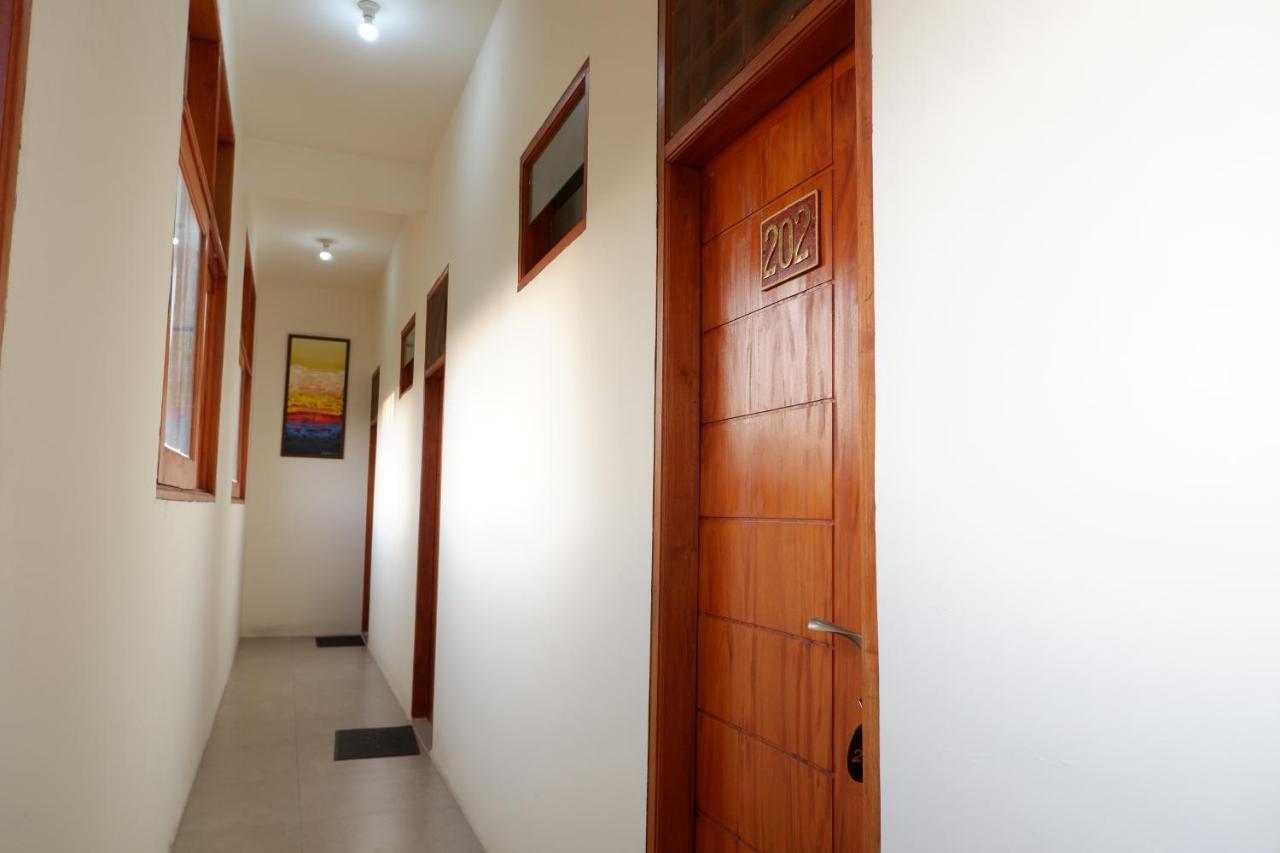 Reddoorz at Bale Eja Syariah Senggigi Apartment Montongbuwoh Luaran gambar